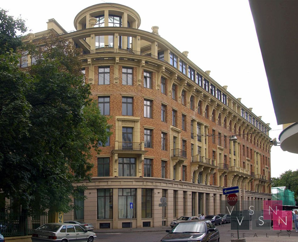 100 самых дорогих квартир Москвы за год подешевели на $100 млн